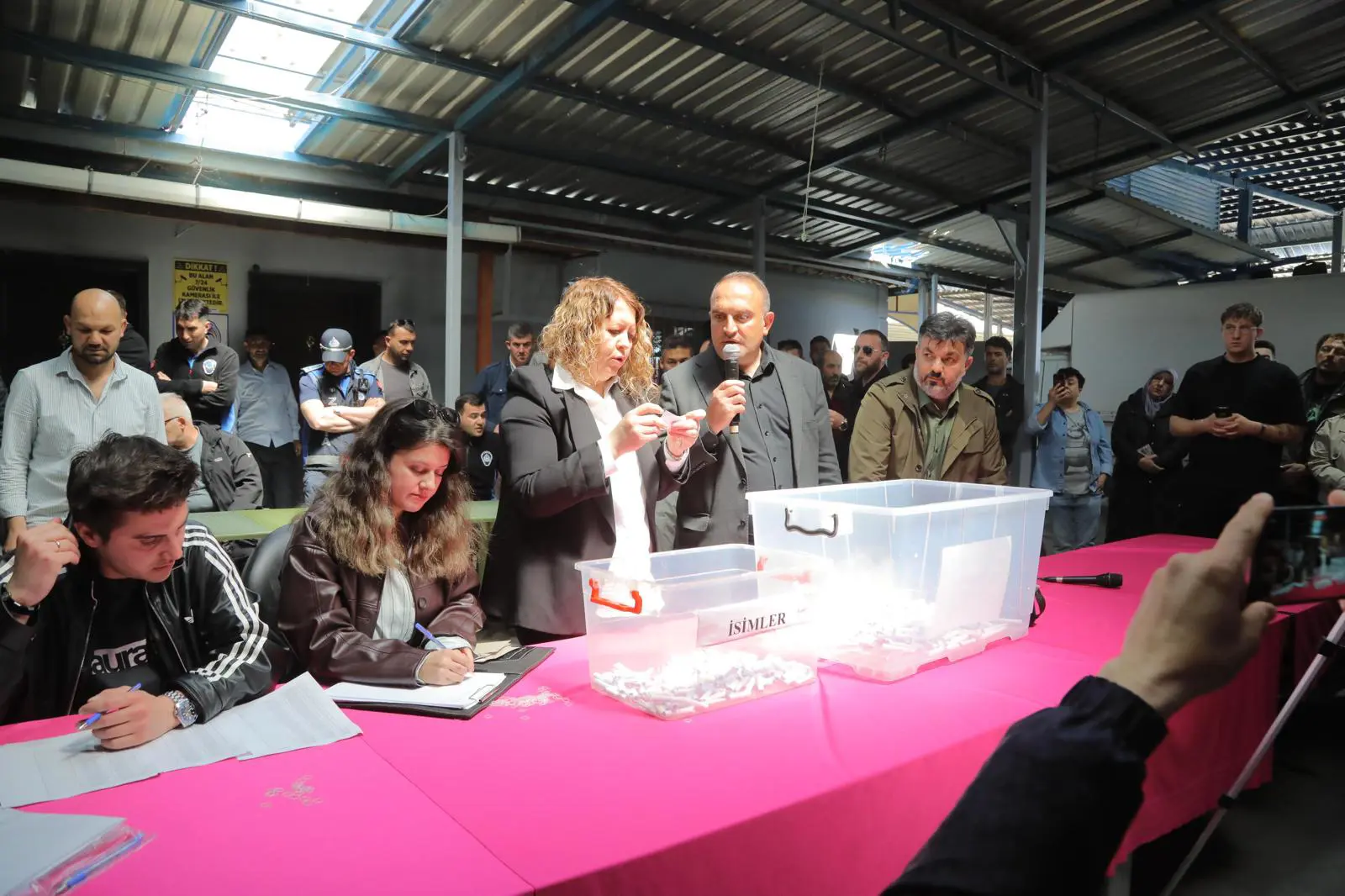 EDİRNELİ ESNAF İÇİN BALKAN PAZARI KURA SÜRECİ TAMAMLANDI galeri görseli